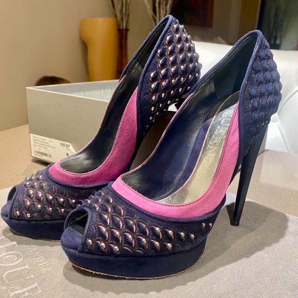 🔥ALEXANDER MCQUEEN Purple & Fuschia Suede Peep Toe Hi-Heels🔥 
38 🔥STUNNING ! 🔥 - Picture 1 of 17